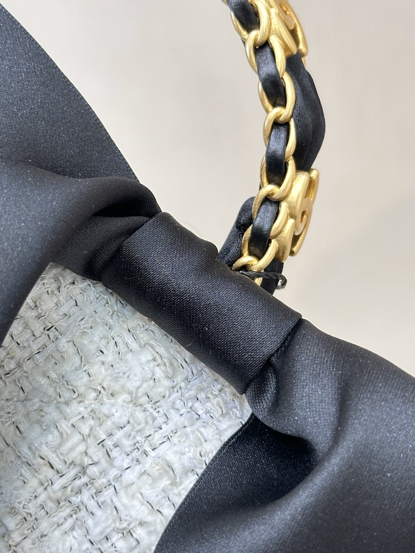 Ch@nel Mini Flap Bag With Top Handle, Tweed, Silk & Gold-Tone Metal -2512*20*9CM