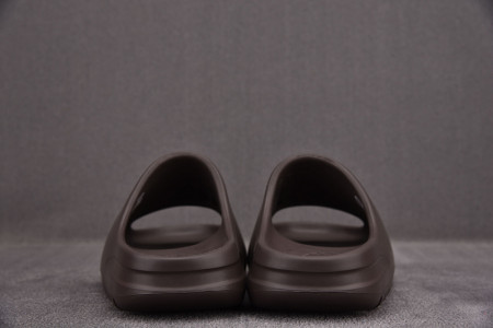 Y**zy slides 