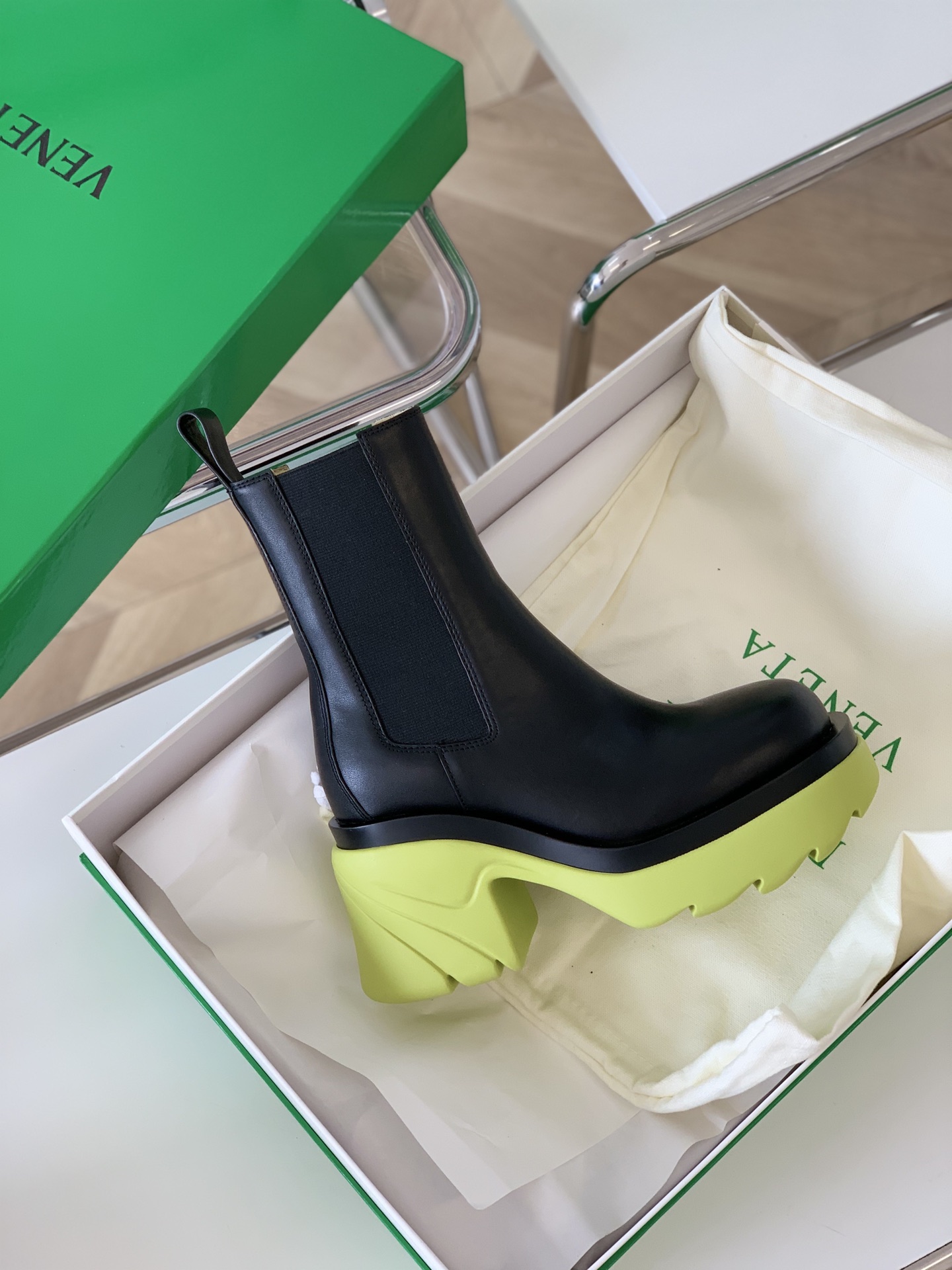 bo*te*ga Ve*ne*ta boots