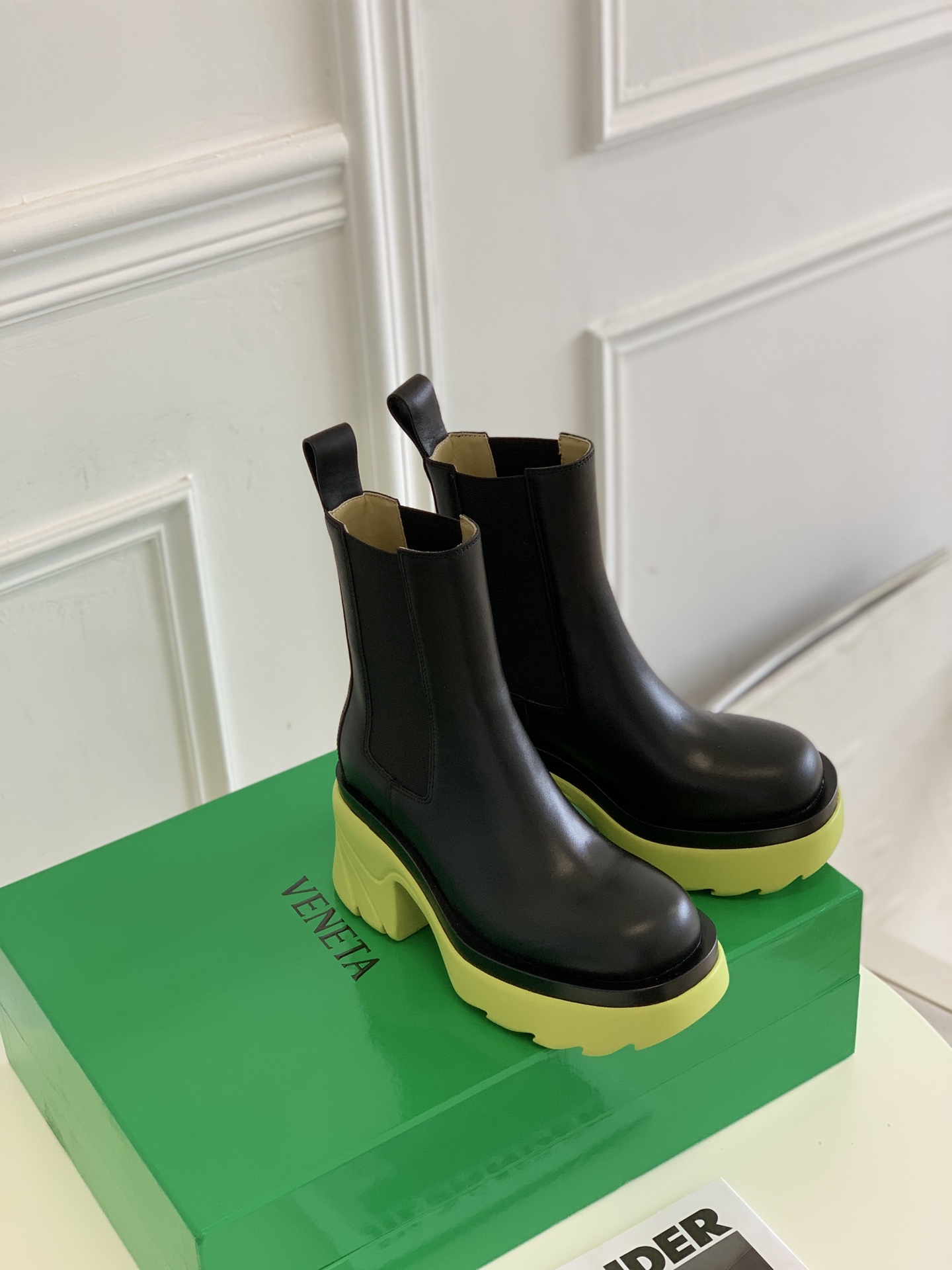 bo*te*ga Ve*ne*ta boots