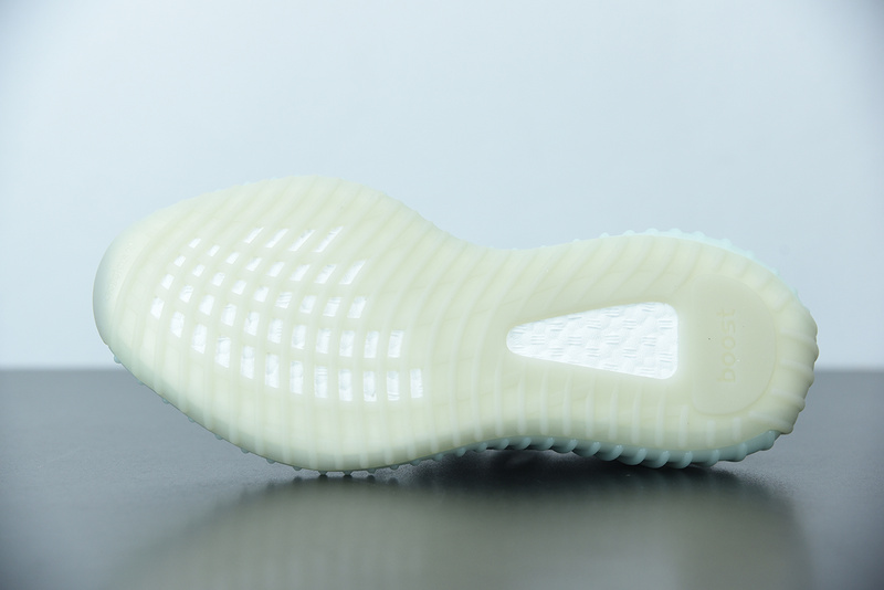 ad*s Y**zy boost 350 v2 "blue tint" b37571