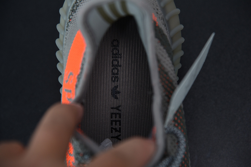ad*s Y**zy boost 350 v2 "beluga" bb1826