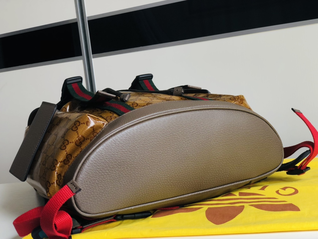 ad*s x G*u*i backpack-34x42x16cm