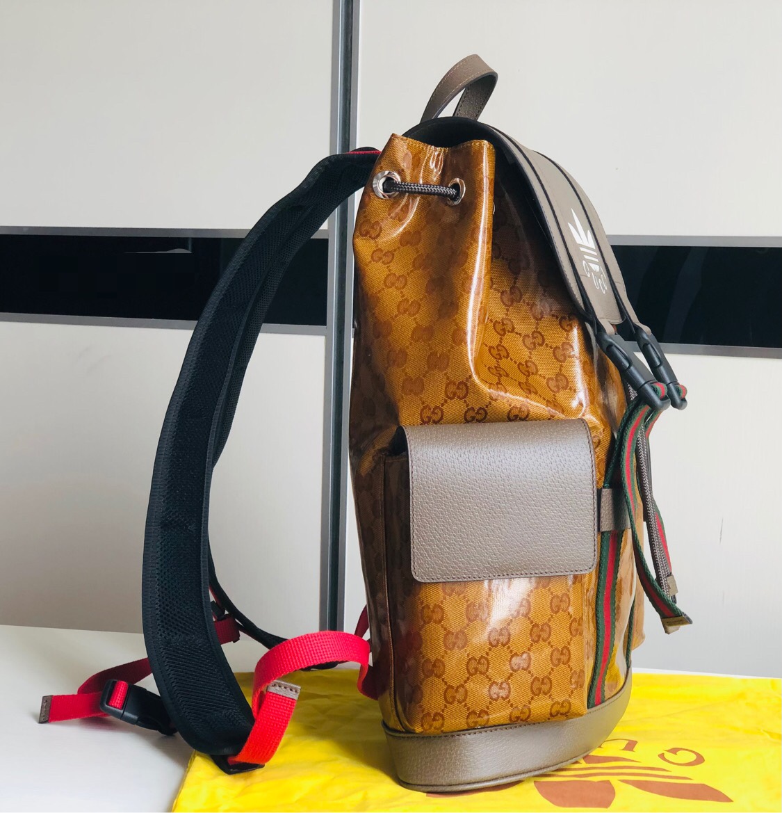 ad*s x G*u*i backpack-34x42x16cm