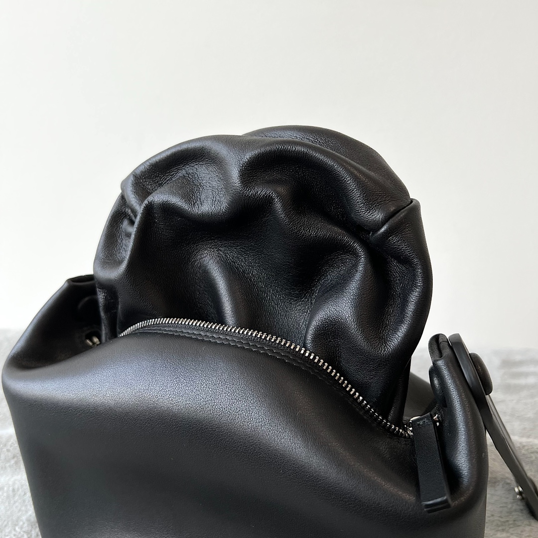 bo*te*ga ve*ne*ta T*e R0w bag-18*13*14cm