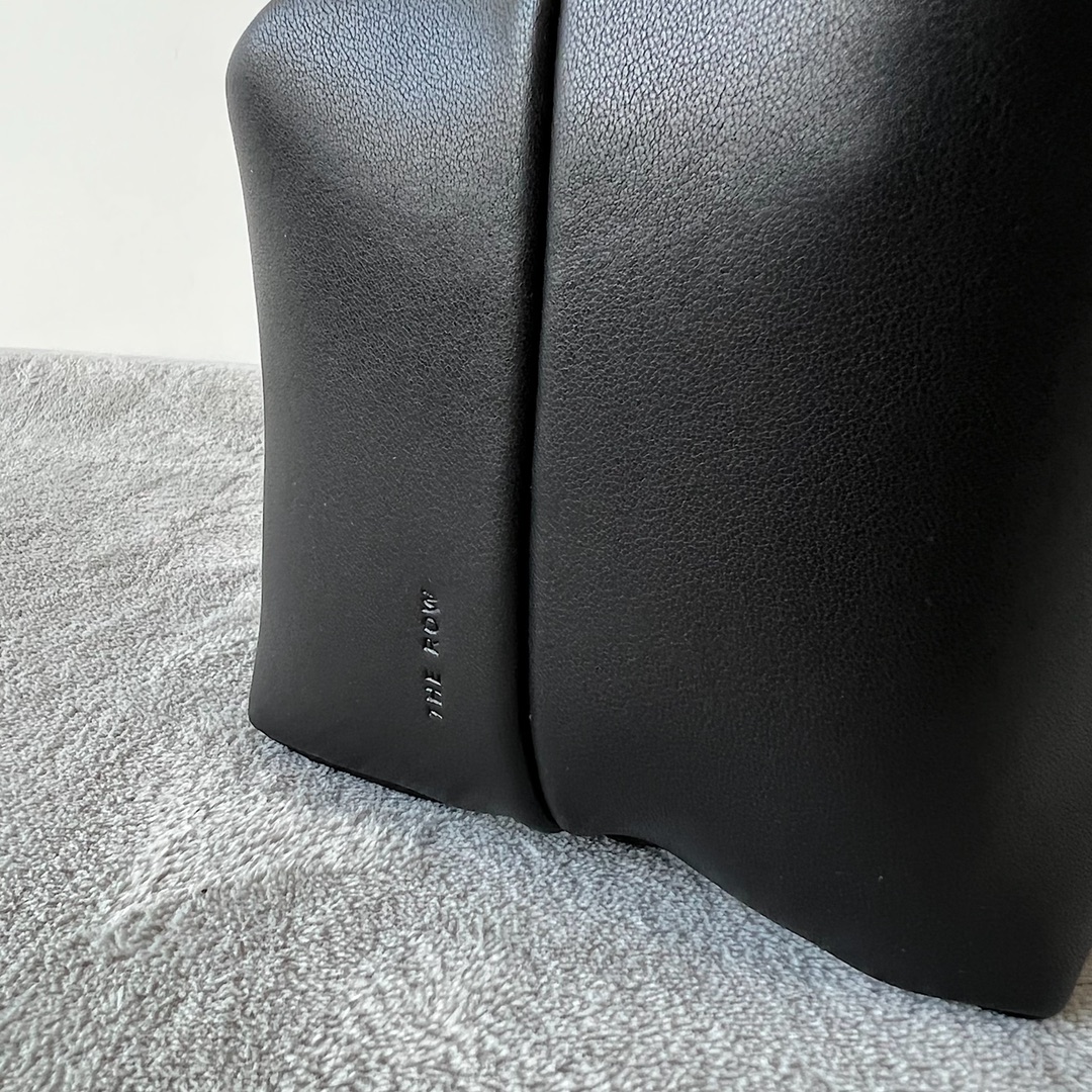 bo*te*ga ve*ne*ta T*e R0w bag-18*13*14cm