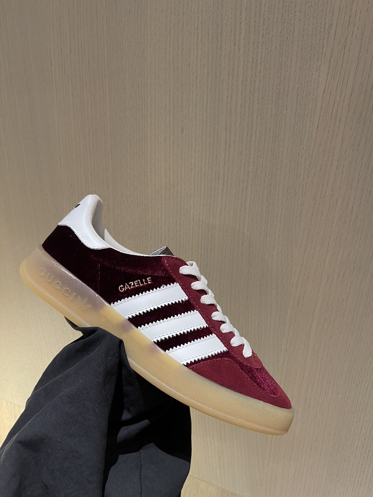 ad*sxG*u*i sneakers
