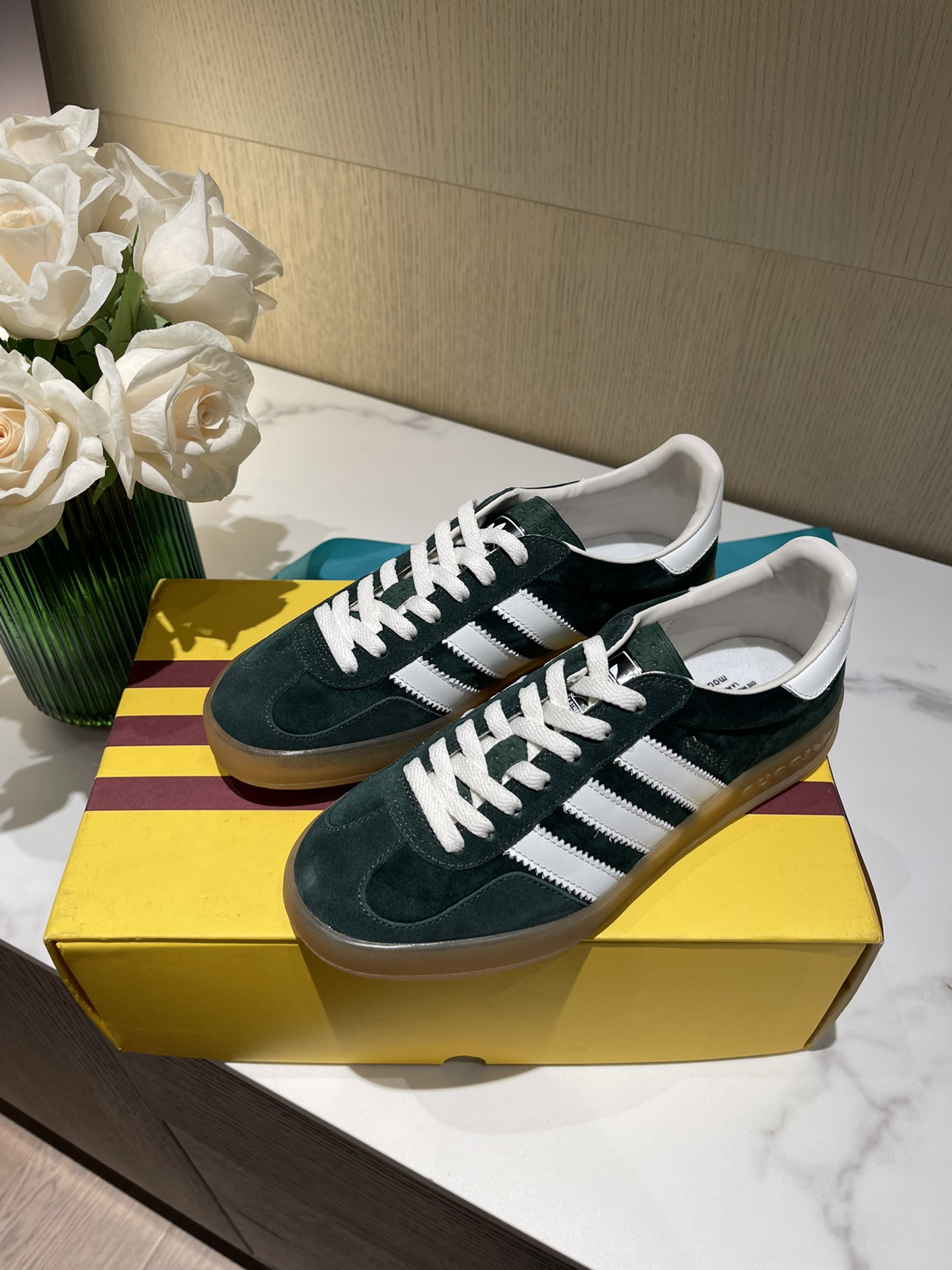 ad*sxG*u*i sneakers