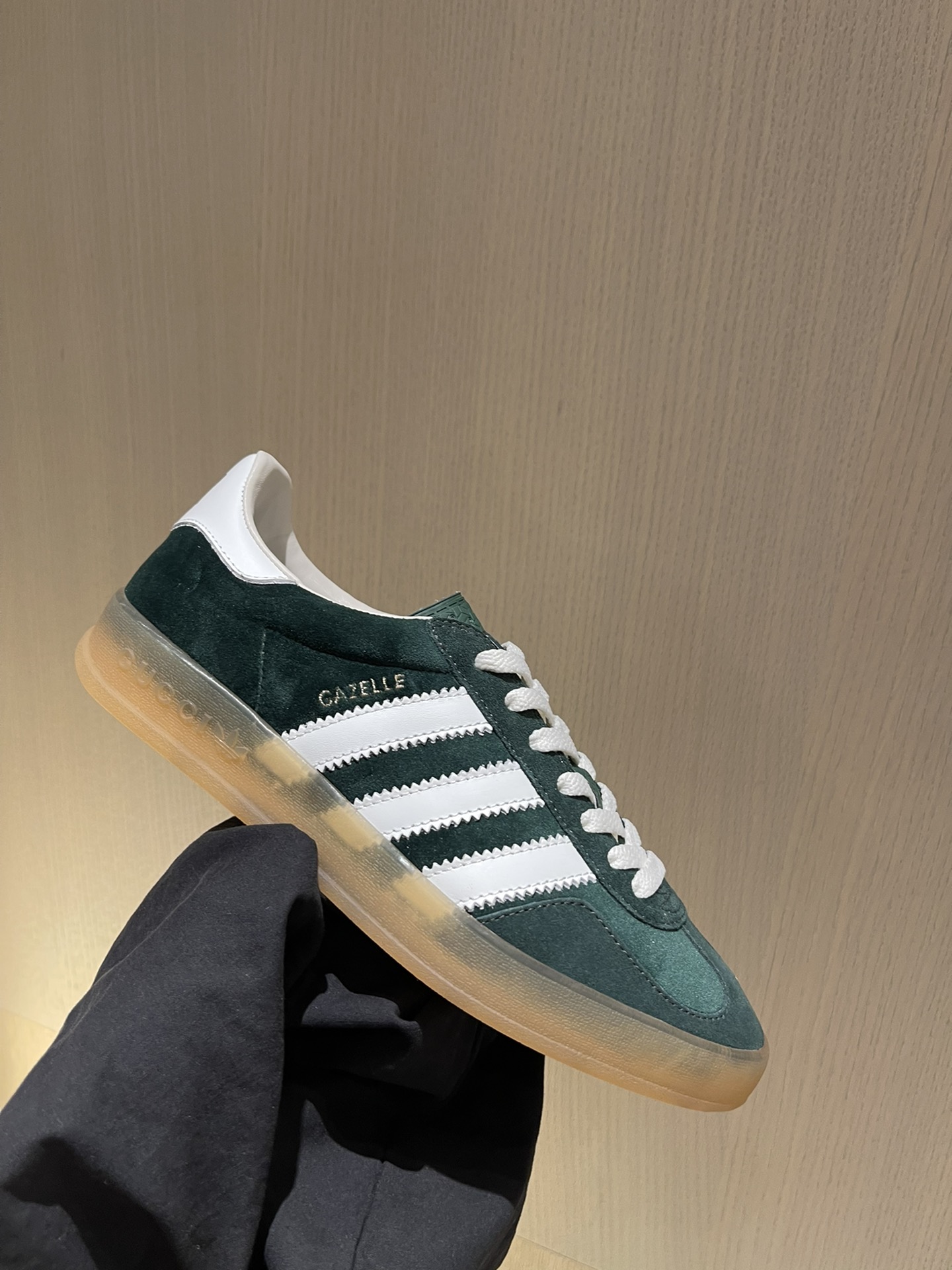 ad*sxG*u*i sneakers