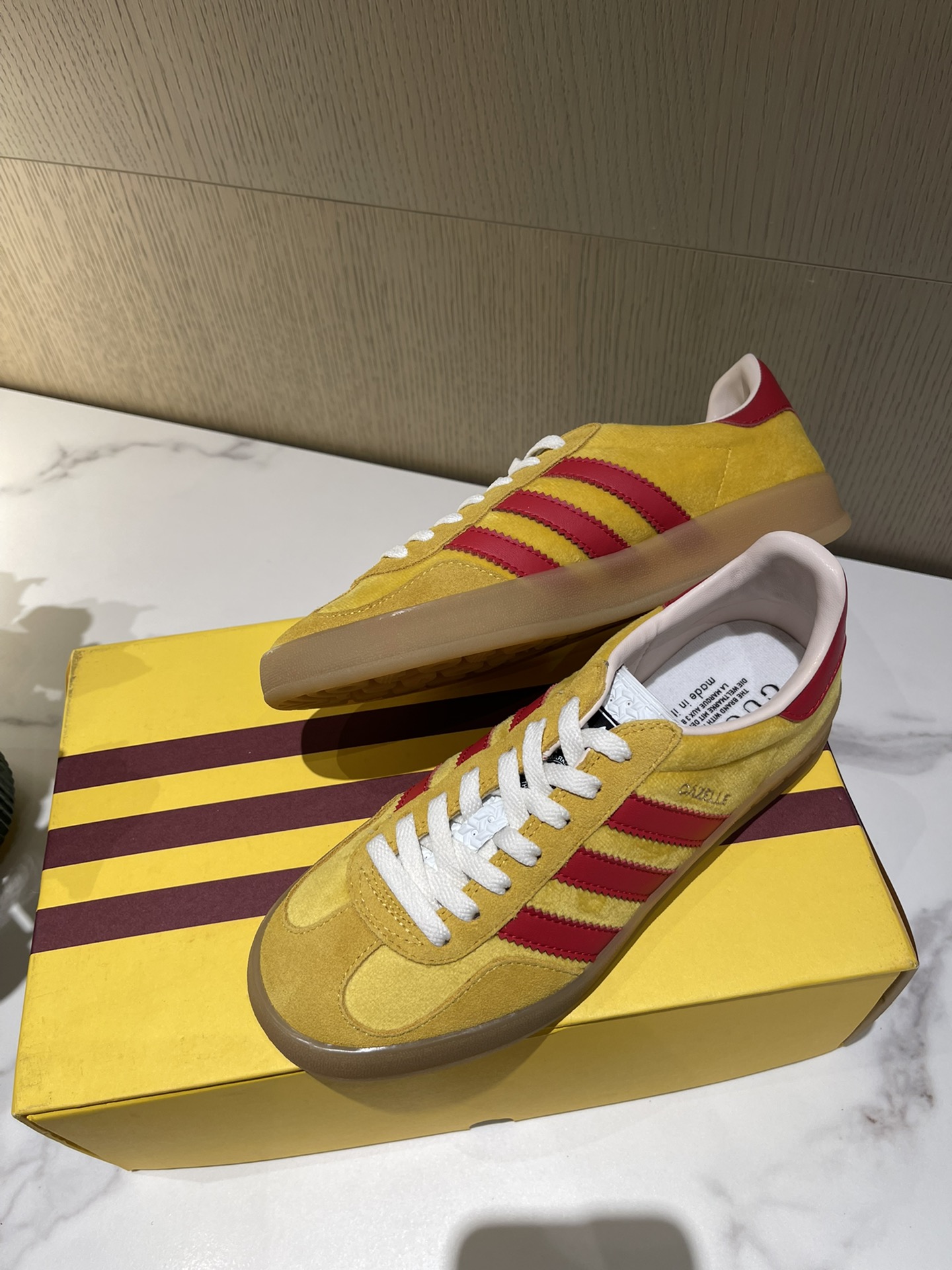 ad*sxG*u*i sneakers