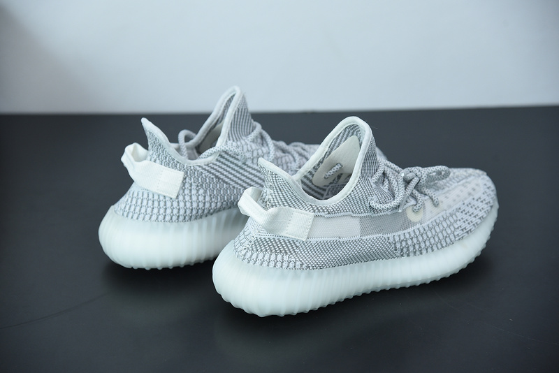 ad*s Y**zy boost 350 v2 