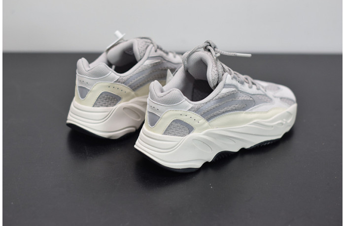 ad*s Y**zy boost 700 v2 "static wave runner" ef2829