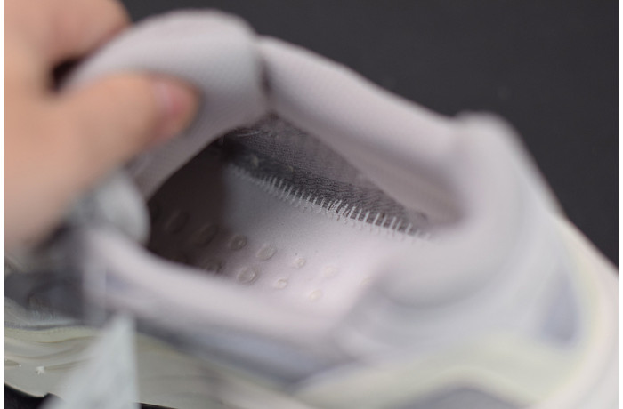 ad*s Y**zy boost 700 v2 "static wave runner" ef2829