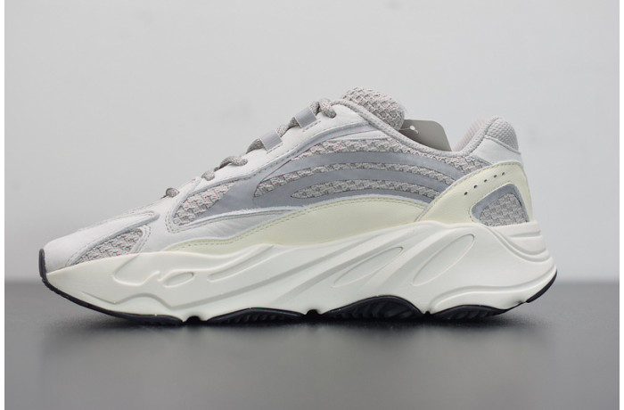 ad*s Y**zy boost 700 v2 "static wave runner" ef2829