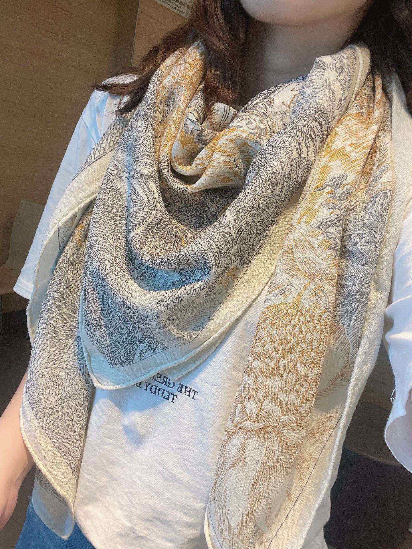 H**mes square towel-140*140cm