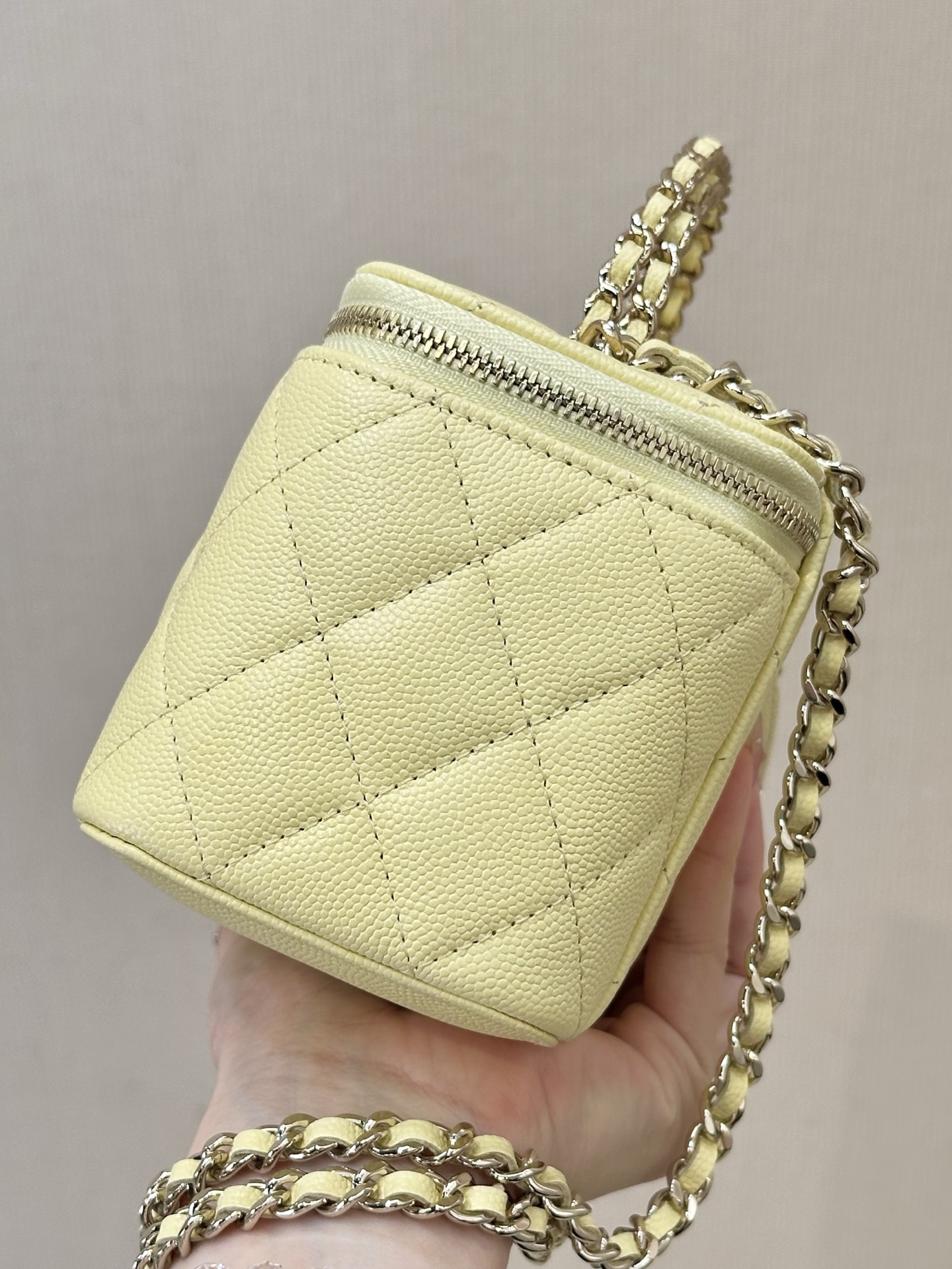 Ch@nel Vanity With Chain-16×10×8CM