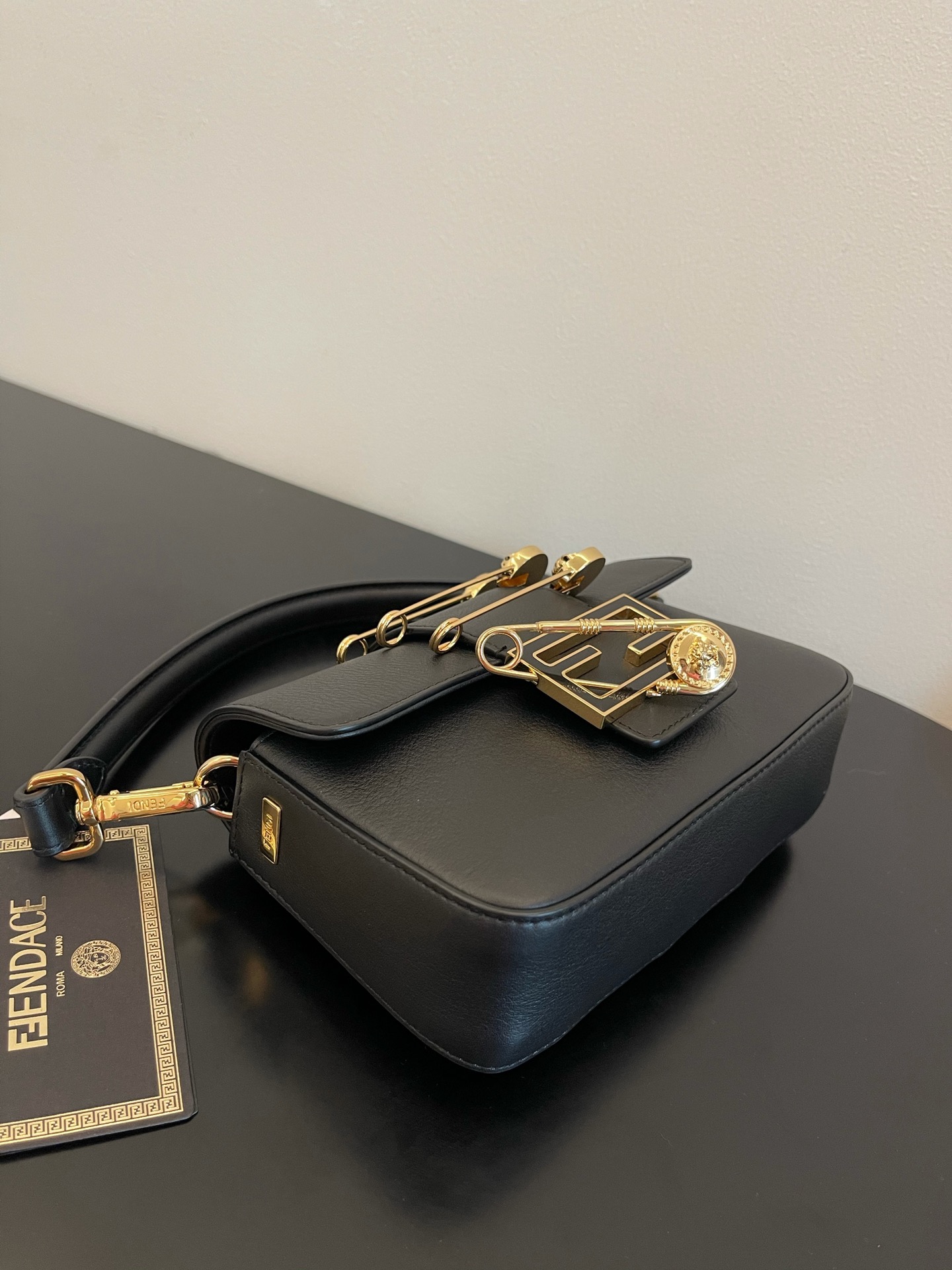 F**di small baguette bag-20x15x9cm