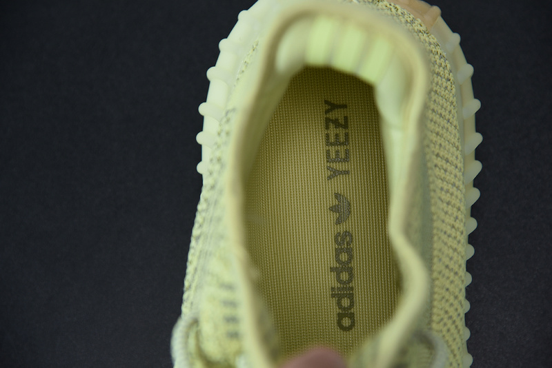 ad*s Y**zy boost 350 v2 “antlia” reflective fv3255