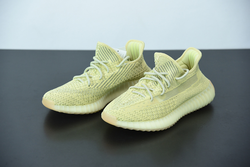 ad*s Y**zy boost 350 v2 “antlia” reflective fv3255