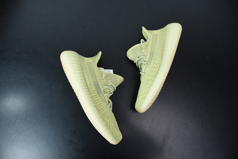 ad*s Y**zy boost 350 v2 “antlia” reflective fv3255