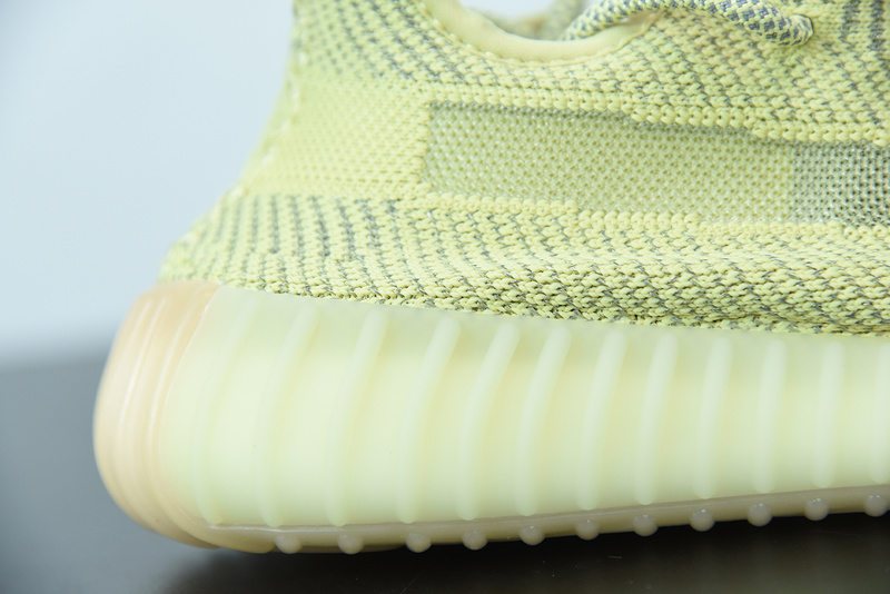 ad*s Y**zy boost 350 v2 “antlia” reflective fv3255