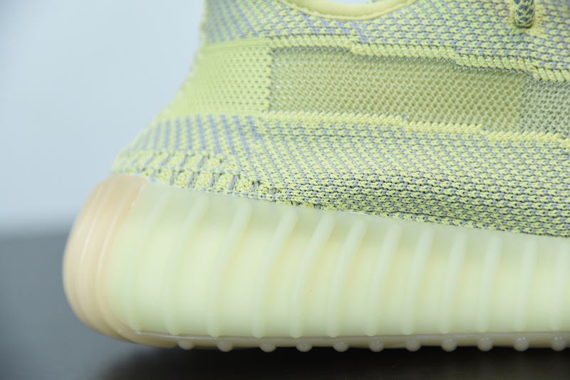 ad*s Y**zy boost 350 v2 “antlia” non reflective fv3250