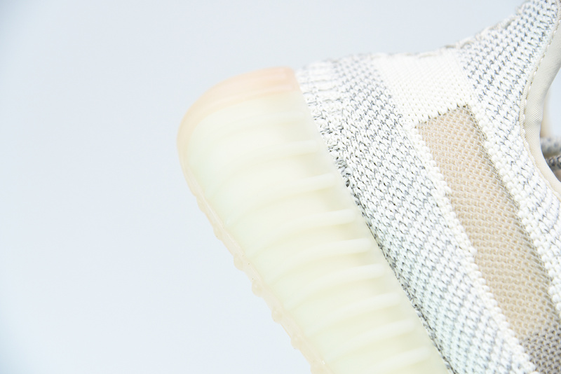 ad*s Y**zy boost 350 v2 ‘lundmark’ reflective fv3254