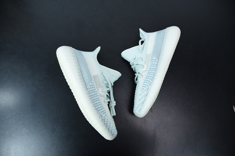 ad*s Y**zy boost 350 v2 cloud white fw3043
