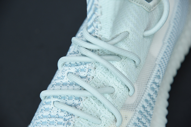 ad*s Y**zy boost 350 v2 cloud white fw3043
