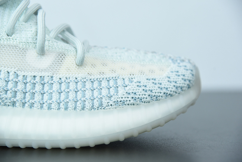 ad*s Y**zy boost 350 v2 cloud white fw3043