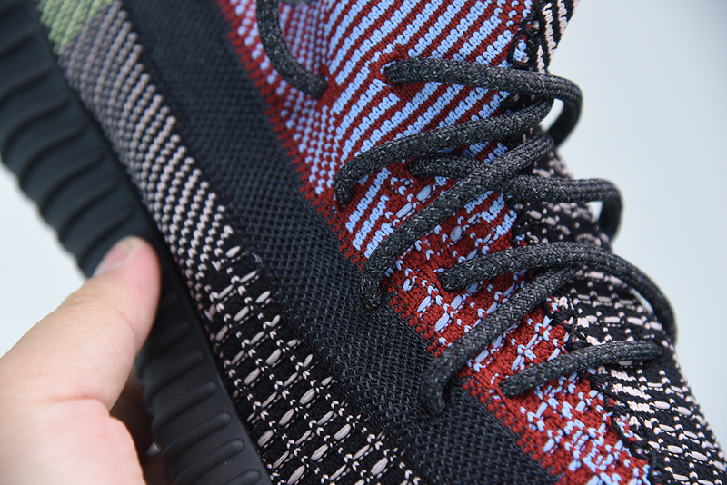 ad*s Y**zy boost 350 v2 non-reflective yecheil fw5190