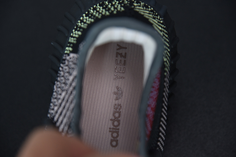 ad*s Y**zy boost 350 v2 non-reflective yecheil fw5190