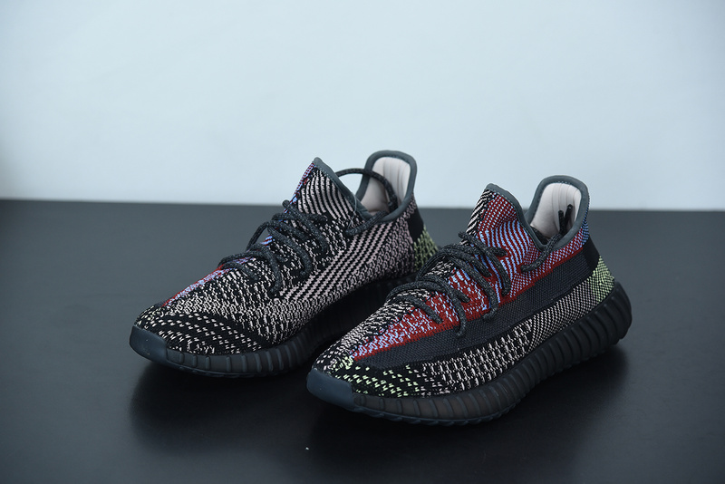 ad*s Y**zy boost 350 v2 non-reflective yecheil fw5190