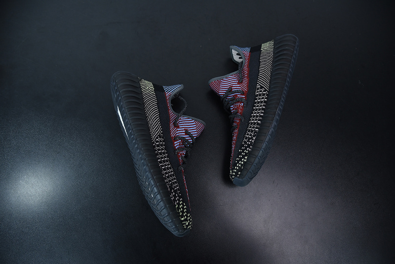 ad*s Y**zy boost 350 v2 non-reflective yecheil fw5190