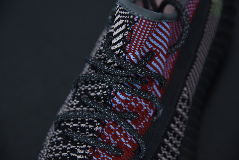 ad*s Y**zy boost 350 v2 non-reflective yecheil fw5190