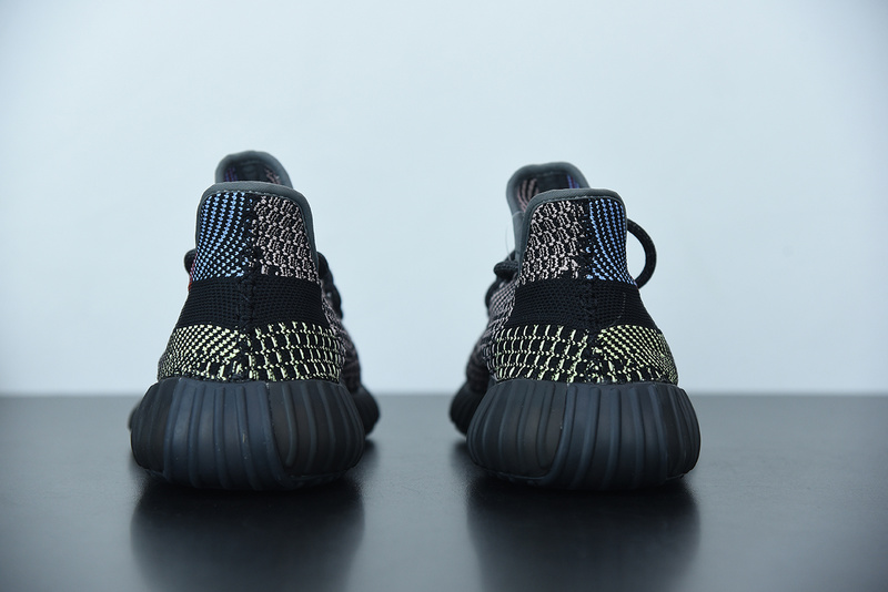 ad*s Y**zy boost 350 v2 non-reflective yecheil fw5190