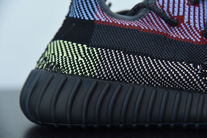 ad*s Y**zy boost 350 v2 non-reflective yecheil fw5190