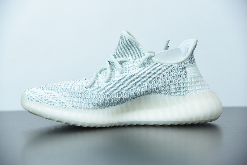 ad*s Y**zy boost 350 v2 cloud white reflective fw5317