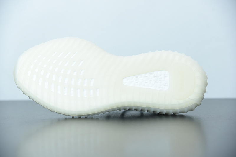 ad*s Y**zy boost 350 v2 cloud white reflective fw5317