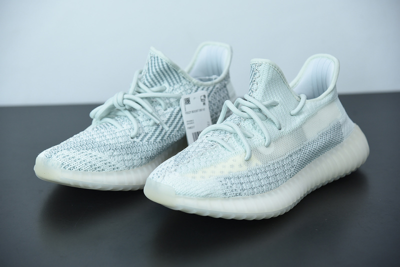 ad*s Y**zy boost 350 v2 cloud white reflective fw5317