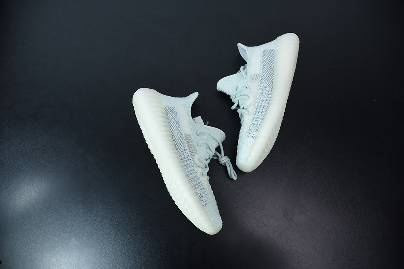 ad*s Y**zy boost 350 v2 cloud white reflective fw5317