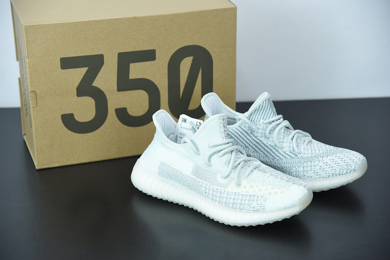 ad*s Y**zy boost 350 v2 cloud white reflective fw5317