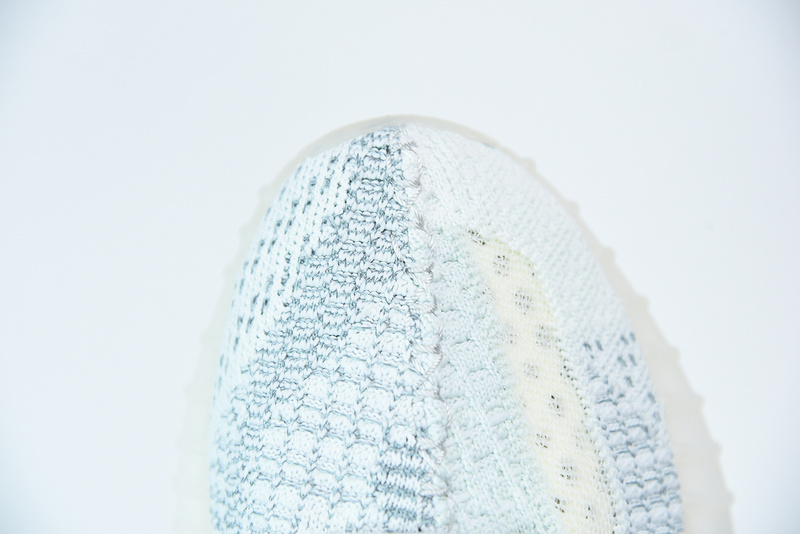 ad*s Y**zy boost 350 v2 cloud white reflective fw5317