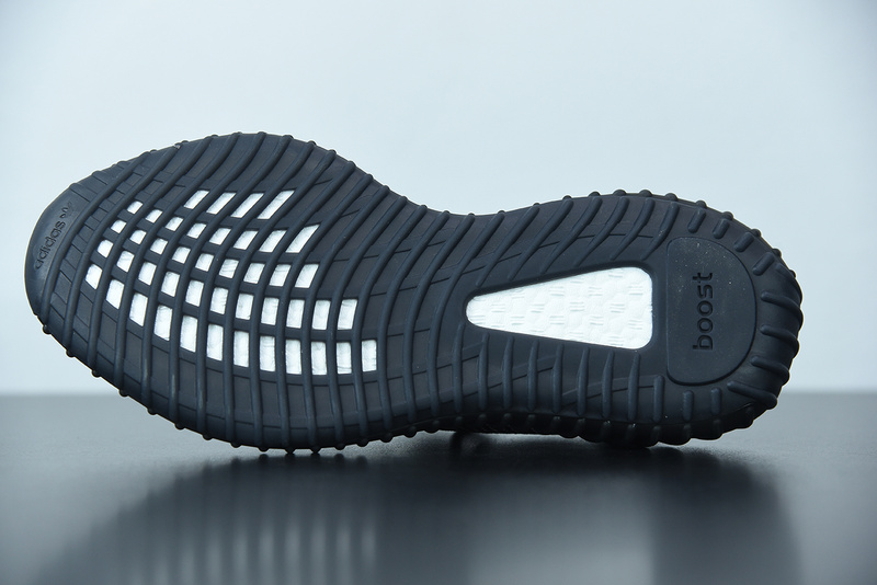 ad*s Y**zy boost 350 v2 reflective yecheil fx4145