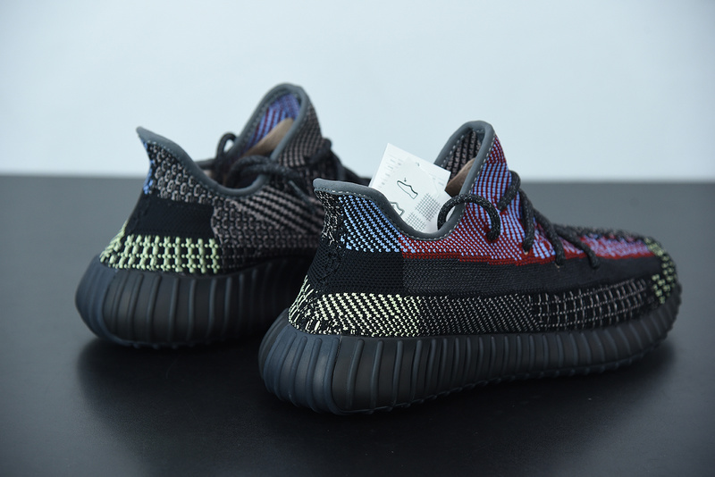 ad*s Y**zy boost 350 v2 reflective yecheil fx4145