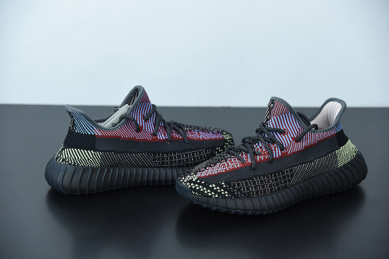 ad*s Y**zy boost 350 v2 reflective yecheil fx4145
