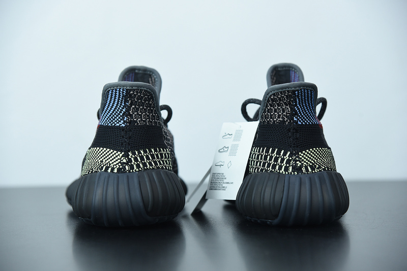 ad*s Y**zy boost 350 v2 reflective yecheil fx4145