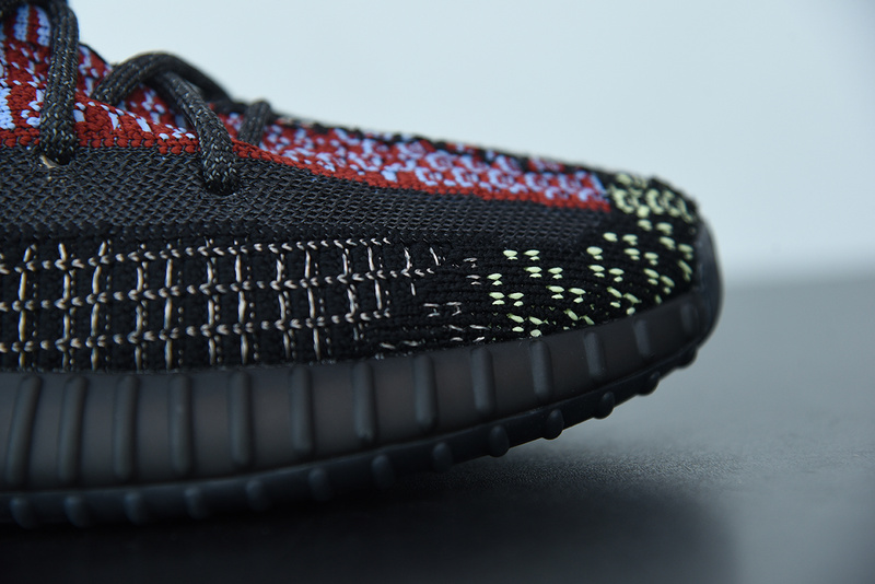ad*s Y**zy boost 350 v2 reflective yecheil fx4145