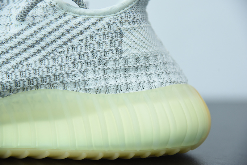 ad*s Y**zy boost 350 v2 yeshaya reflective fx4349