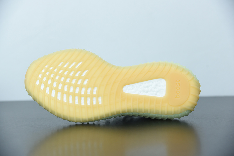 ad*s Y**zy boost 350 v2 yeshaya reflective fx4349